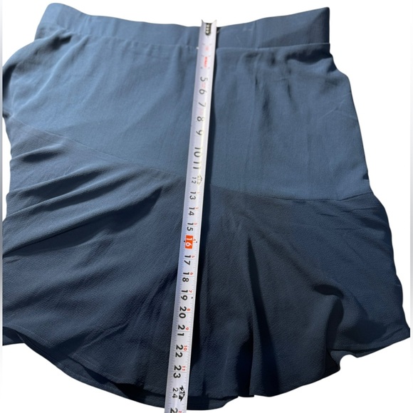 Torrid chiffon asymmetrical navy blue elastic waist skirt size 2x lined - Picture 6 of 7